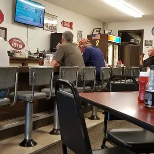 Cute diner, quick service.