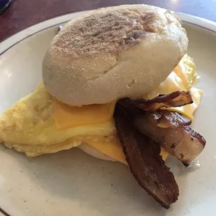 Breakfast sandwich