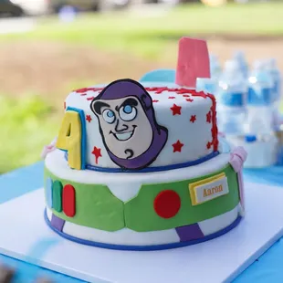 Buzz lightyear theme! Half strawberry, half chocolate cake - amazing!!