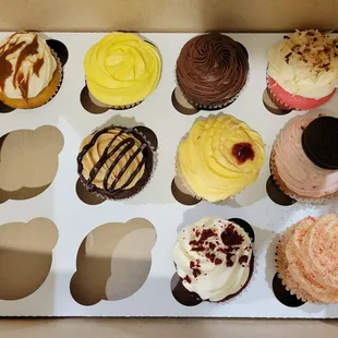 Ordered 10 but only 9 came . 3 stars for the cupcakes.