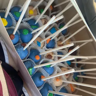 "Beach" theme cupcakes