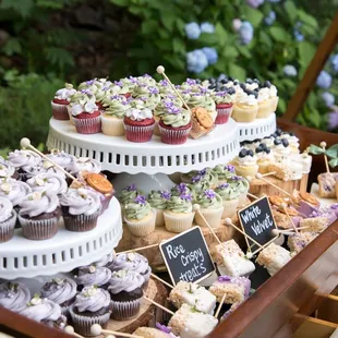 Weddings Creating Memories, Great photos Capture  great moments in life.