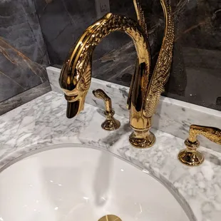 Even the bathroom sinks are elegant!