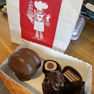 cupcakes, food