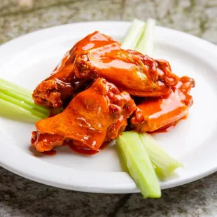 food, chicken wings and fried chicken, bbq wings, poultry, fried chicken wings, chicken, fried chicken, bbq chicken, chicken wings