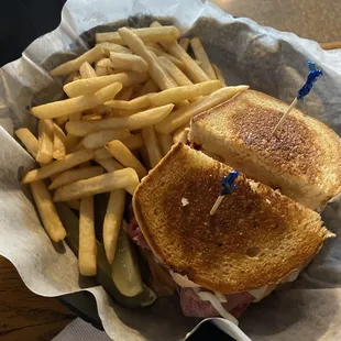 Classic Reuben with fries