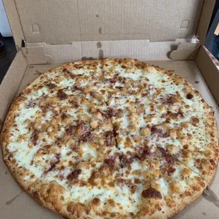 Large Ranch Chix and Bacon Pizza