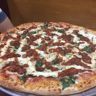 Large pizza with honey BBQ chicken, spinach, &amp; ricotta cheese