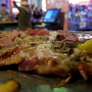 Jo Jo's Pizza served here.