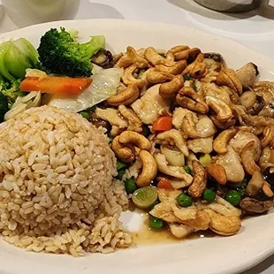 Cashew chicken lunch special