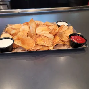 House made potato chips - crispy and seasoned well, very yummy