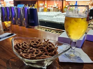 Hickory Street Lounge