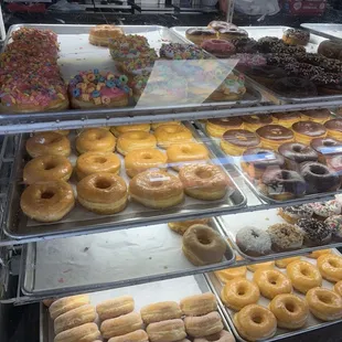 They have an updated menu and donuts ‍
