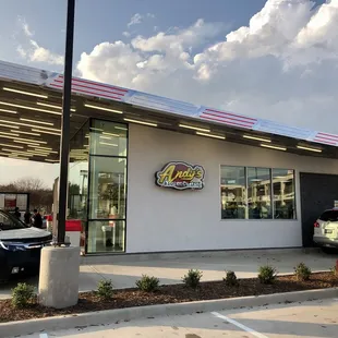 Love the old school drive-up diner look and with a drive-thru