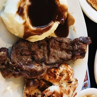 The food are really good especially pancake and the steak. They have a great customer service. I really recommend this restaurant!!