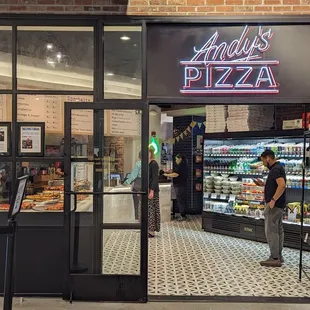 Coming in from the food court