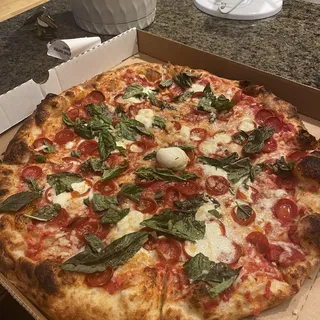 Pepperoni Special (House Favorite) Pie