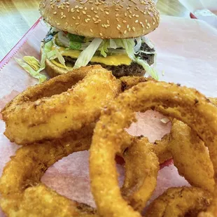 Cheeseburger &amp; onion rings