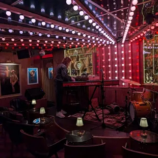 Live music/ stage