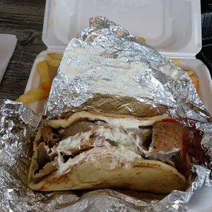 Standard gyro. No complaints here.