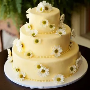 Customer 3 tiers Wedding Cake