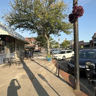 At 8:45 AM on a Friday the parking was easy and right in front. They also have outdoor seating.