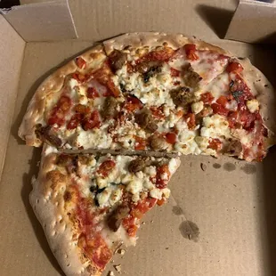 Tuscan thin crust was good. Love goat cheese.