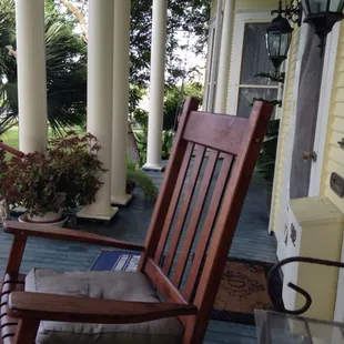 Relaxing front porch - great place to enjoy the nice breeze!