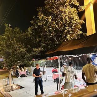 ramen and noodles, outside