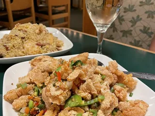 Golden Wok Chinese Restaurant