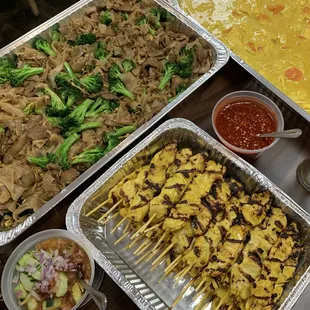 Big or small parties, we got your back.  Let us worry about the food while you enjoy the party..