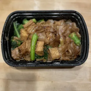 chicken and broccoli in sauce