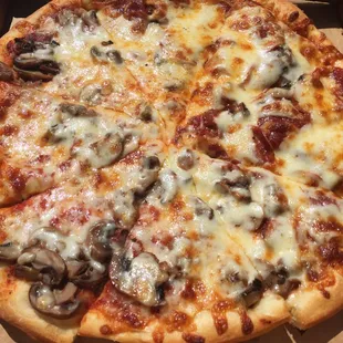 Medium Pepperoni &amp; Mushroom