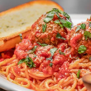 Spaghetti and meatballs