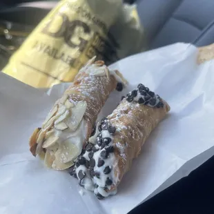 Cannoli are to die for here