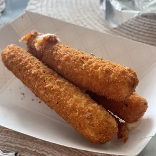 Mozzarella Sticks w/Sauce
