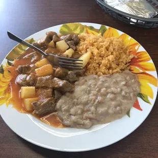 Carne Guisada lunch plate