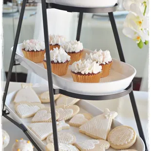 Bridal Shower Cookies &amp; Cupcakes