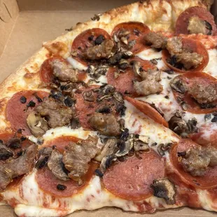 2 slices pepperoni/sausage pizza + mushroom topping