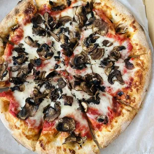 Small Truff Pizza--delish!