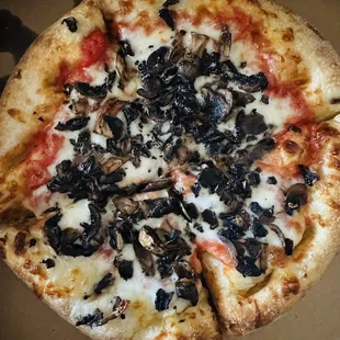 The Truff Pizza (personal)--delish!