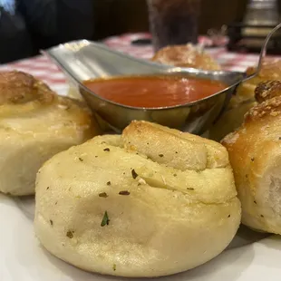 Garlic Knots with marinara