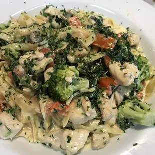 Chicken Primavera Alfredo