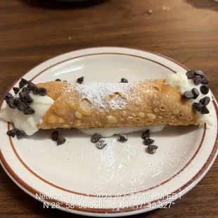 Cannolis $4