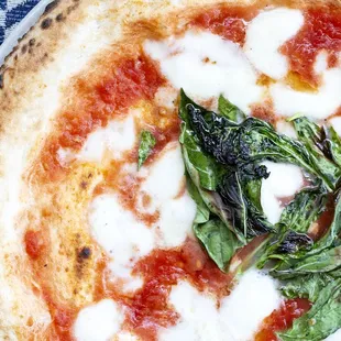 Marinara Pizza; Sicillian oregana, garlic, basil, EVOO