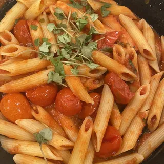 Penne Al Pomodoro e Basilico