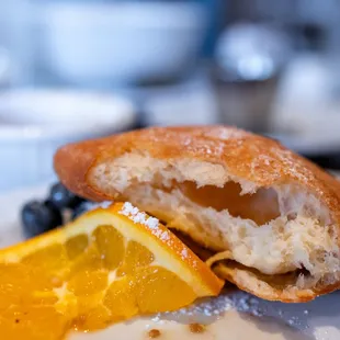 Beignet cross-section