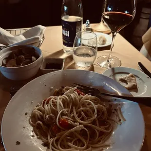 solo dating myself so hard. linguine w clams.