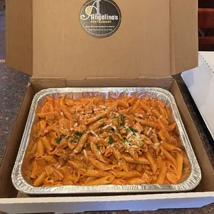 Catering-Chicken with penne in blush sauce. 1/2 tray (7-9 people.)