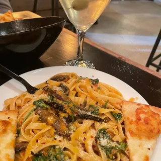 Peppery Portabella Mushroom Pasta *